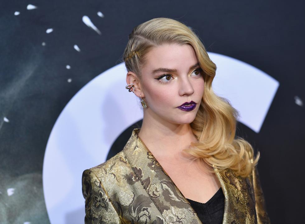 Anya Taylor Joy Abrió El Saturday Night Live Hablando En Español