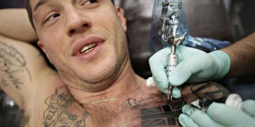 Tom Hardy se tatuó por perder una apuesta con Leonardo DiCaprio