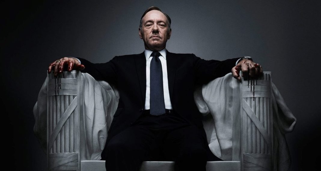 Kevin Spacey usa a su personaje de ‘House of Cards’ para defenderse de las acusaciones de abuso sexual