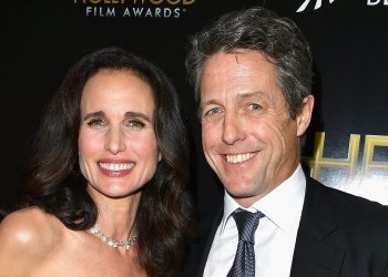 El cast de Cuatro bodas y un funeral se reúne tras 25 años