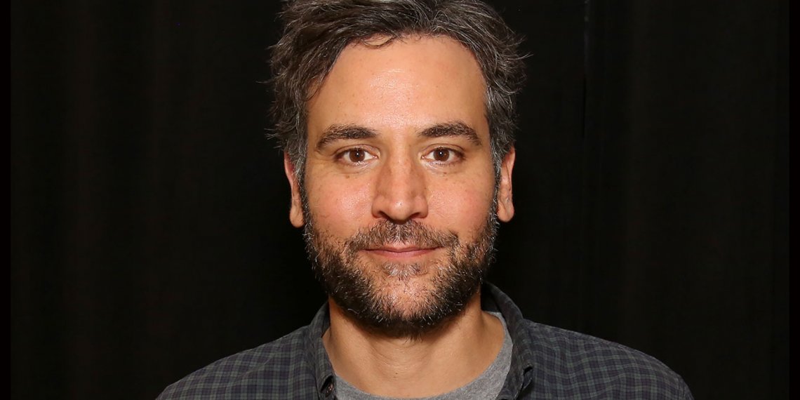 Josh Radnor acompañará a Al Pacino en la serie de Jordan Peele