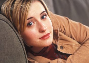 La actriz de “Smallville” Allison Mack se declaró culpable por el caso de la secta Nxivm