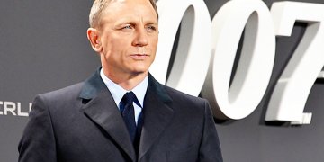 James Bond vuelve a pararse por una explosión en el set