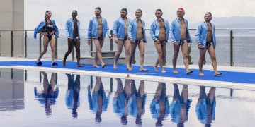 Al Agua Gambas, una comedia queer hilarante