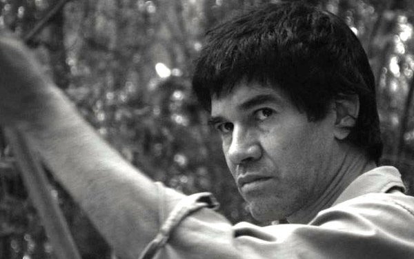 Jorge Román: “Nadie se convierte en femicida de la noche a la mañana”