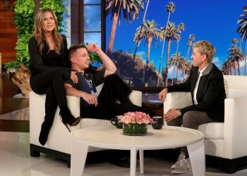 Jennifer Aniston asegura que el elenco de “Friends” trabaja en un proyecto