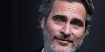 “Gunda”, el documental que producirá Joaquin Phoenix sobre explotación animal