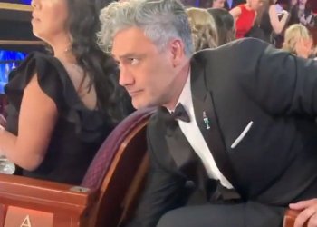 Taiki Waititi escondió su Oscar debajo de una butaca