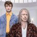 5 razones para ver Miracle Workers, la serie cómica de Daniel Radcliffe
