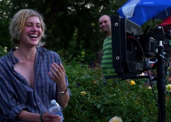 Las tiernas cartas de Greta Gerwig a distintos artistas para incluir sus canciones en Lady Bird