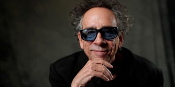 Tim Burton está en negociaciones para dirigir la nueva serie de  “Los Locos Adams”