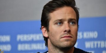 Armie Hammer habría ingresado a una clínica de rehabilitación