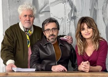 Pedro Almodóvar terminó su nueva película y mostró un adelanto