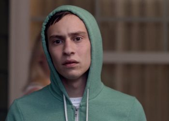 El otro talento del actor de Atypical que siempre sorprende a todos