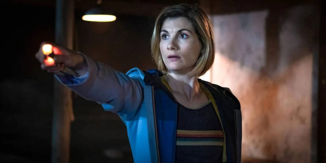 Doctor Who se queda sin protagonista y sin guionista