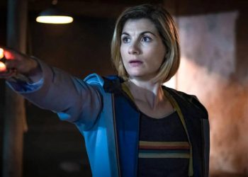 Doctor Who se queda sin protagonista y sin guionista