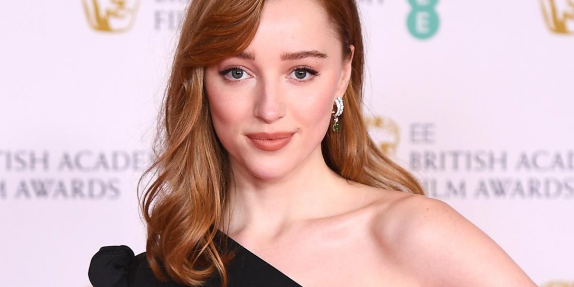 Phoebe Dynevor (Bridgerton) presentó a su novio y es un reconocido famoso
