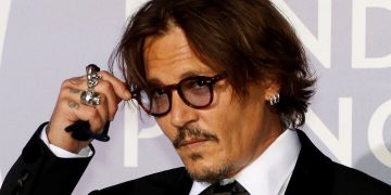 ¿Remonta la carrera de Johnny Depp? El actor recibió un premio