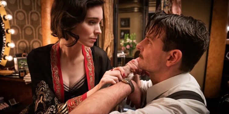 Vuelve Guillermo Del Toro con este impactante trailer de “Nightmare Alley”