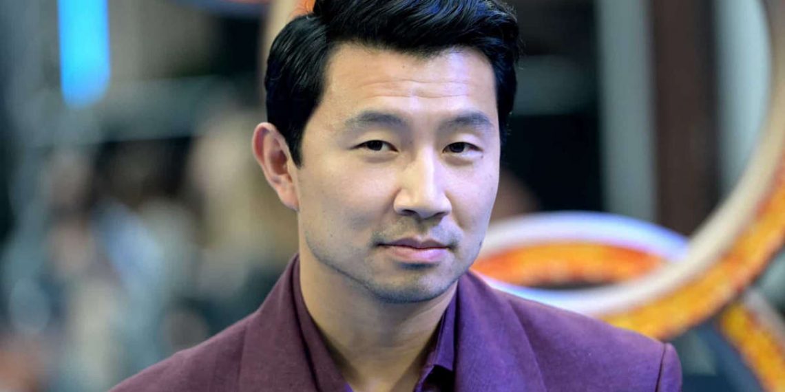 El protagonista de Shang-Chi se burla de los haters y se hace viral