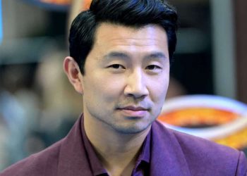 El protagonista de Shang-Chi se burla de los haters y se hace viral