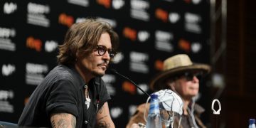 Interrumpieron a Johnny Depp con un audio de Amber Heard