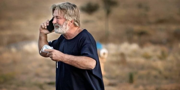 Alec Baldwin disparó un arma en el set de su película y mató a un miembro del equipo