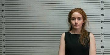 Inventing Anna: La nueva serie de Netflix con Julia Garner