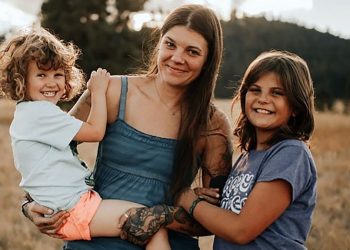 De limpiar casas a publicar un bestseller que es furor en Netflix