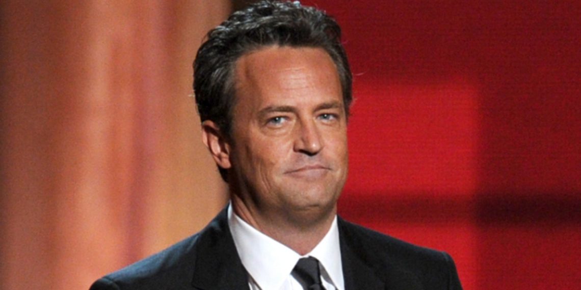 Matthew Perry revelará los problemas y realidad que vivió en Friends