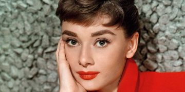 Conocé a la actriz que interpretará a Audrey Hepburn en una nueva película