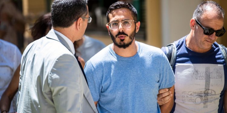 El documental de la directora de El estafador de Tinder que tenés que ver