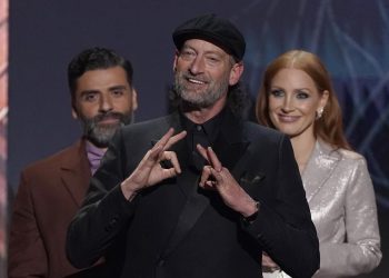 La historia de Troy Kotsur, el actor de CODA que emocionó en los Oscars