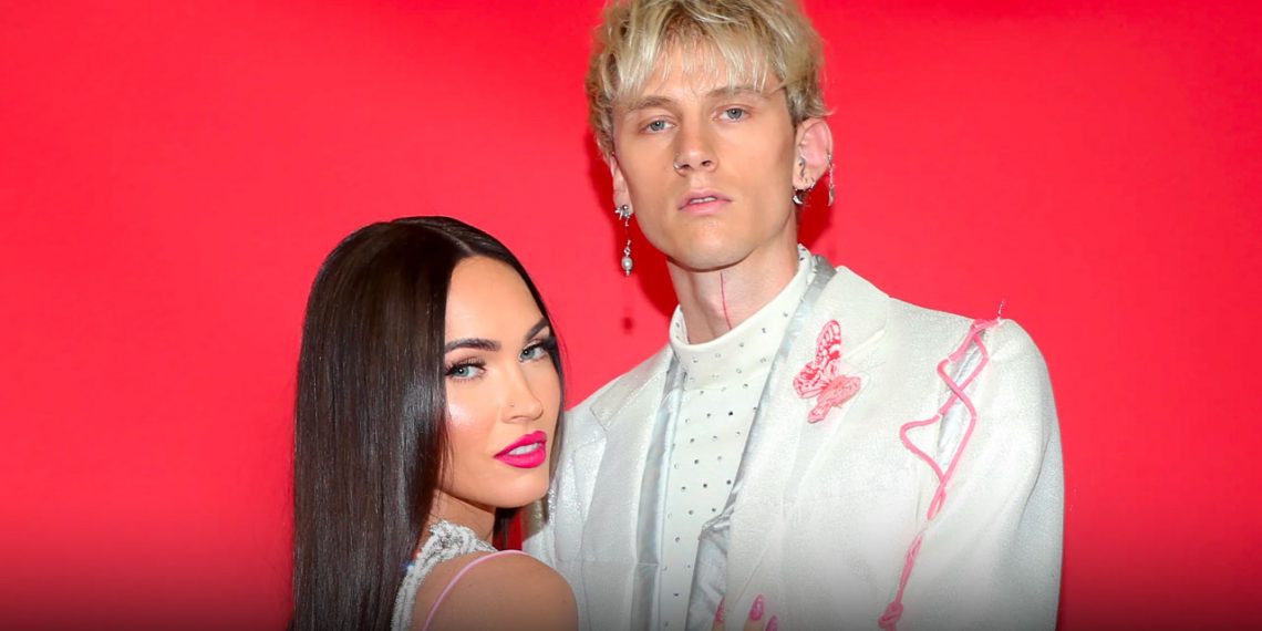 Megan Fox contó que hace rituales de beber sangre con su pareja