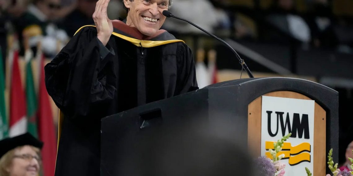 Willem Dafoe recibió un título honorario en Artes