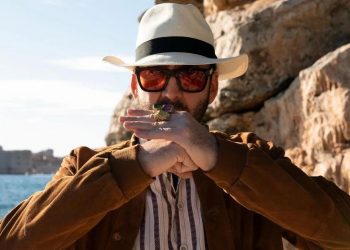 Crítica de ‘El Peso Del Talento’ (2022): El Meme, el Actor y el Metalenguaje