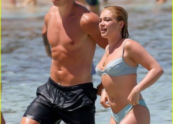 Florence Pugh, molesta por los rumores de romance con Will Poulter
