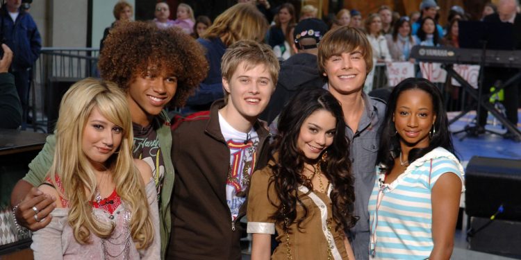 Zac Efron está interesado en una nueva parte para High School Musical