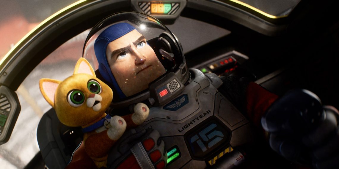 Por esta razón prohibieron “Lightyear” en varios países