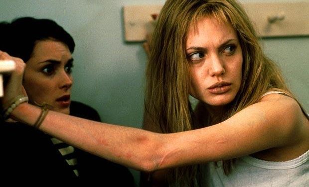 El film con Angelina Jolie y Winona Ryder que está disponible en Netflix