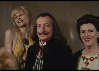 Primeras imágenes de Ezra Miller y Ben Kingsley como Salvador Dalí