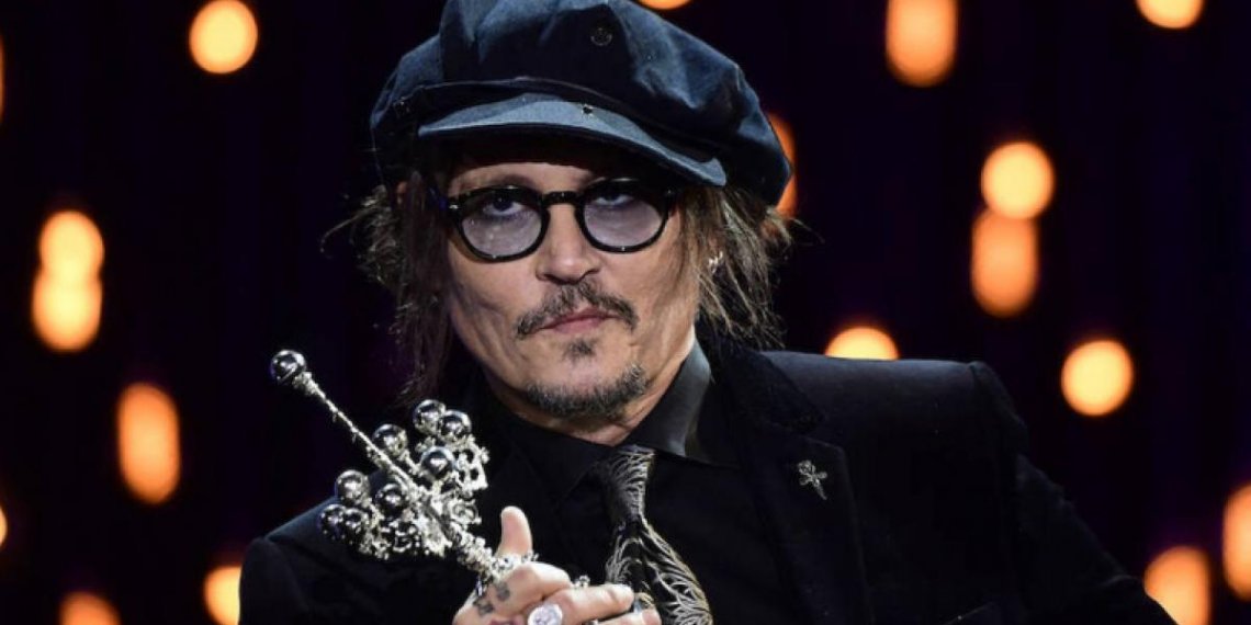 ¡Volvió! Mirá la primera imagen de Johnny Depp como el Rey Luis XV