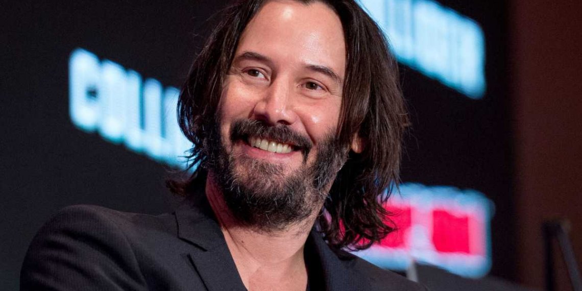 Keanu Reeves sorprendió con su presencia en una boda