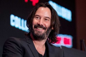 Keanu Reeves sorprendió con su presencia en una boda
