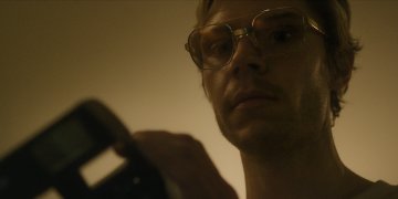 Dahmer: Las películas que el asesino les hacía mirar a sus víctimas