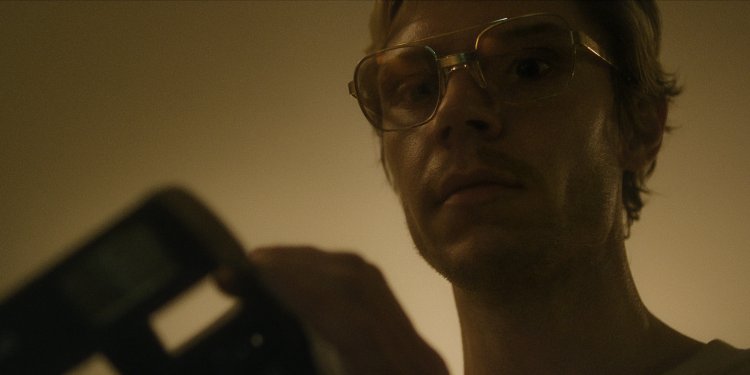 Dahmer: Las películas que el asesino les hacía mirar a sus víctimas