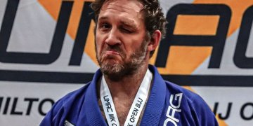 El emotivo mensaje de Tom Hardy: “La adicción es un tema difícil y complejo…”