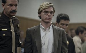 Tras el éxito de Dahmer, Netflix renovó Monster por dos temporadas