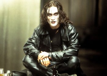 El director de The Crow se mostró en contra del reboot: “Que siga siendo la película de Brandon”