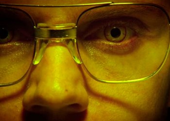 El motivo por el cual Jeffrey Dahmer usaba los lentes amarillos